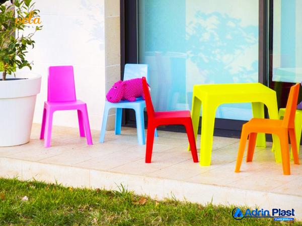 The price and purchase types of little plastic chairs