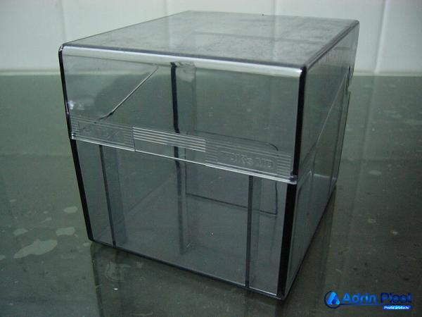 The purchase price of transparent plastic box + properties, disadvantages and advantages